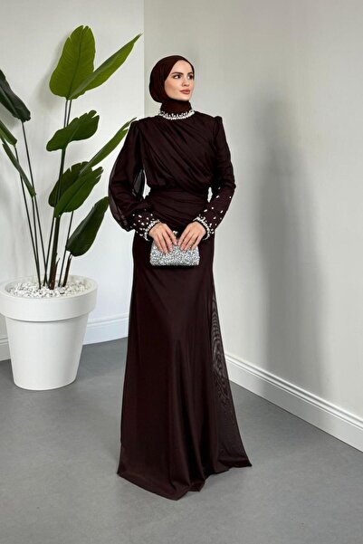 MERVEN AKYÜZ Lavrine Boynu Ve Kolu Taşlı Tül Abiye Acı Kahve