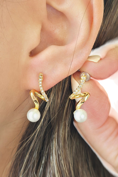 NBS Beautiful Naturel Stones أقراط من الفولاذ اللؤلؤي بتصميم ملتوي مضاد للحسا...