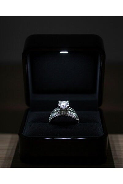 MR.MEKA IŞIKLI YÜZÜK KUTUSUNDA AYARLANABİLİR KALIN TAMTUR TEKTAŞ YÜZÜK