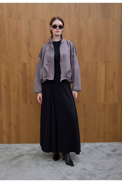 Birgül Bektaş Γκρι σουέτ παλτό με λεπτομέρεια με πατέντα στο μπροστινό μέρος