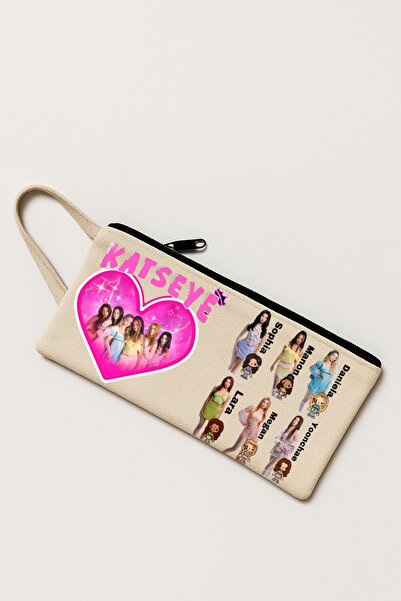 lovver ΣΧΕΔΙΑΣΜΕΝΟ ΑΠΟ ΤΗΝ KATSEYE GROUP, ΕΚΤΥΠΩΣΗ PREMIUM, 100% ΒΑΜΒΑΚΙ, ΘΗΚ...