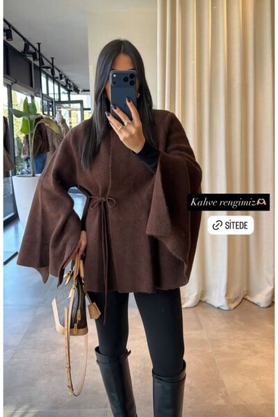 GİYSİ DÜNYASI 57 Poncho with Embroidered Fabric Lace Detail