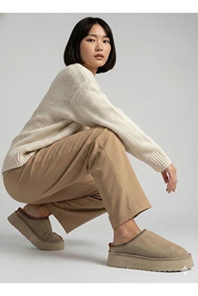 Roy Jones ® I Lifestyle Trendy UGGSY Γυναικείες παντόφλες με κέντημα με λεπτομέρειες και επένδυση από γούνα