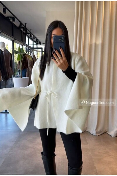 GİYSİ DÜNYASI 57 Poncho with Embroidered Fabric Lace Detail