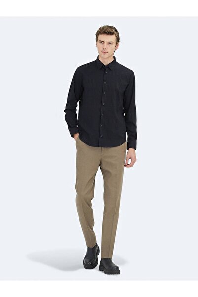 Kip Μαύρο ριγέ πουκάμισο με κανονική εφαρμογή, υφαντό αθλητικό βαμβακερό πουκάμισο