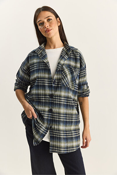Bianco Lucci Women's Single Pocket Detailed Oversize Plaid Shirt 513 60283572