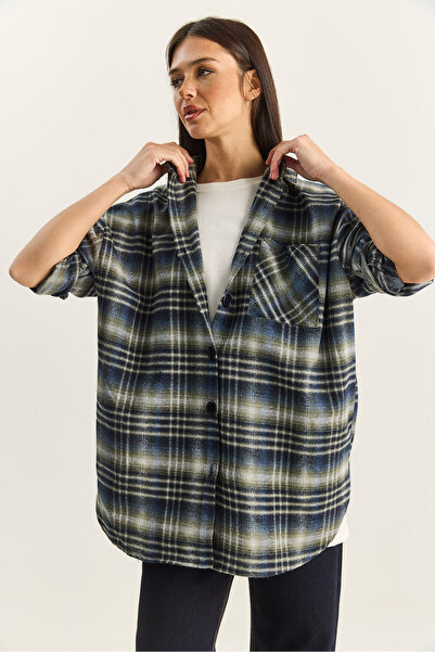 Bianco Lucci Women's Single Pocket Detailed Oversize Plaid Shirt 513 60283572
