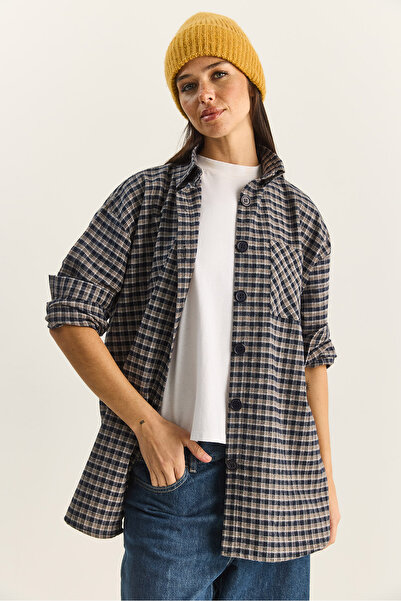 Bianco Lucci Women's Single Pocket Detailed Oversize Plaid Shirt 513 60283572