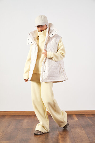 Mevra Φουσκωτό γυναικείο γιλέκο εκρού με φαρδιά καπιτονέ εφαρμογή