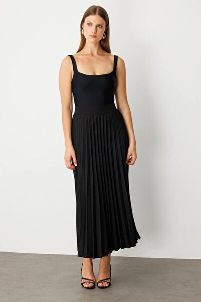 Nazen Giyim Pleated maxi skirt for women - black - style 1070-2y5