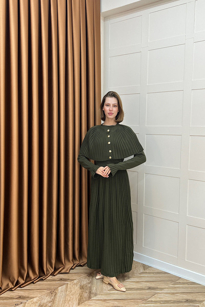 Stilife Πλεκτό φόρεμα με κάπα πεταλούδας χακί