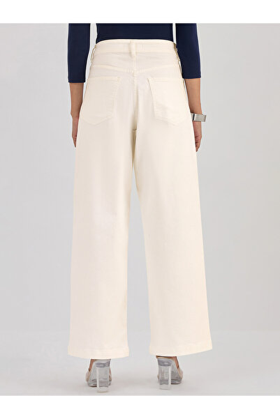 Femmella By Styli White Mid-Rise Straight Leg Jeans