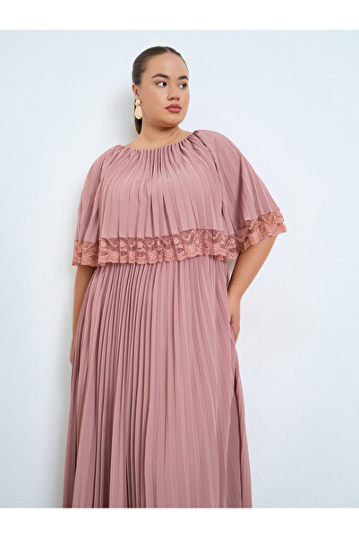Styli Plus Size Pink A-Line Maxi Dress with Lace Cape