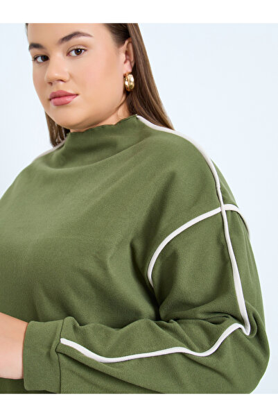 Styli Plus Size Green Funnel Neck Sweatshirt