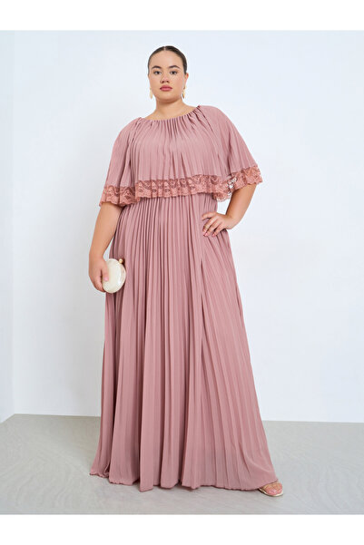 Styli Plus Size Pink A-Line Maxi Dress with Lace Cape