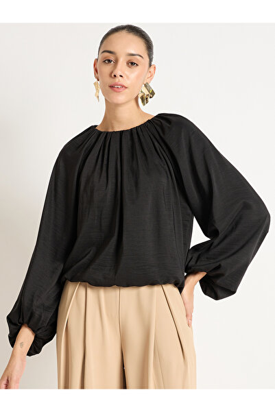 Femmella By Styli بلوزة سوداء بأكمام منفوخة ورقبة دائرية