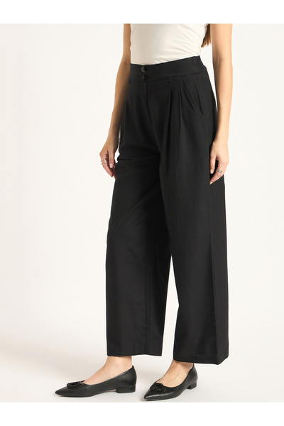 Femmella By Styli Black Dual Button Straight Fit Pant