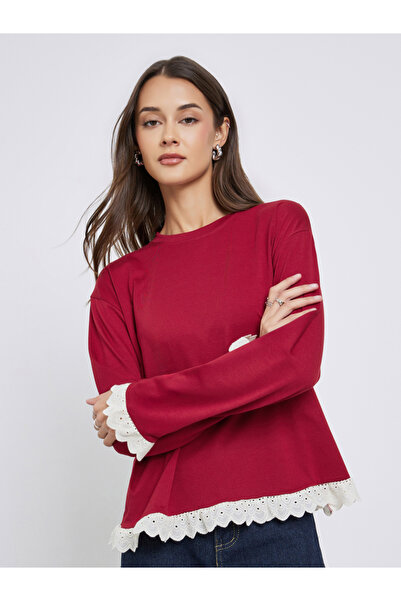 Styli Burgundy Knitted Top with Lace Trim