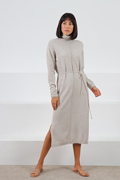 Ferraro A.Bej Uzun Kollu Balıkçı Yaka Yırtmaç Detaylı Kadın Triko Elbise