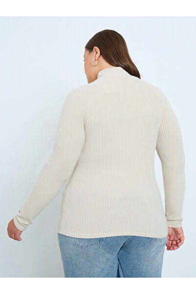 Styli Plus Size Off White Ribbed Knit Top