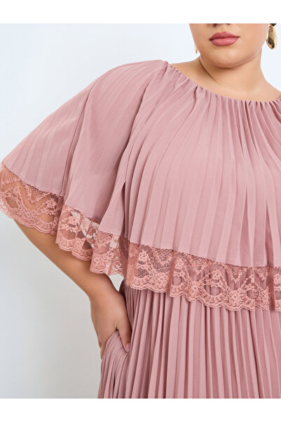 Styli Plus Size Pink A-Line Maxi Dress with Lace Cape