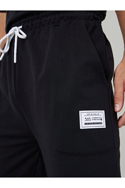 Styli Men Black Straight Fit Badge Detail Joggers