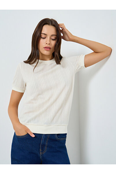 Styli White Textured Knit Short Sleeve T-Shirt