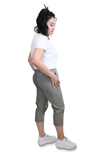 Blues Outlet Women's Elastic Waist Lycra Cotton Capri Pants-Green