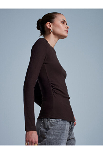 Dilvin 32194 Long Sleeve Gathered Top-Dark Brown