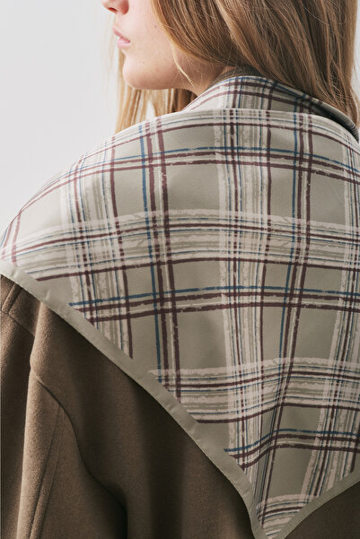 Manuka Patterned Medium Size Satin Scarf Novel Green