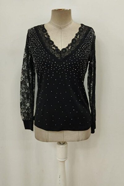 Mossta Μπλούζα Sandy με δαντελένια μανίκια και λεπτομέρεια από πέτρα σε λαιμόκοψη - Μαύρο