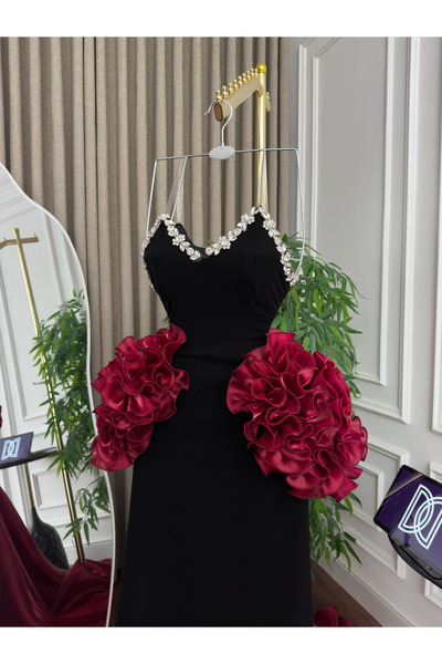 Generic Original Crepe Ferrari evening dress - Jazar embroidered with roses and a flared skirt - in black and red