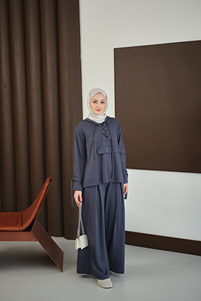 LOCCO Γυναικείο κοστούμι με λεπτομέρεια σταυρωτού κορδονιού στο μπροστινό μέρος καπνιστό