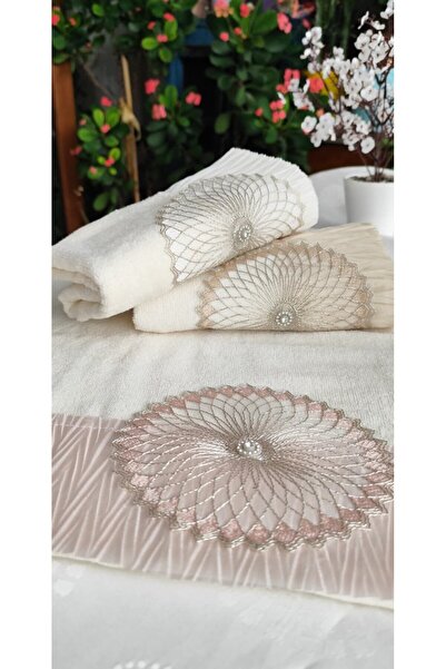 A.Z.H. (3Rd Set) 50X90 Cm. Gilded Lace Velvet Texture Pleated Hand and Face Luxury Towel Set