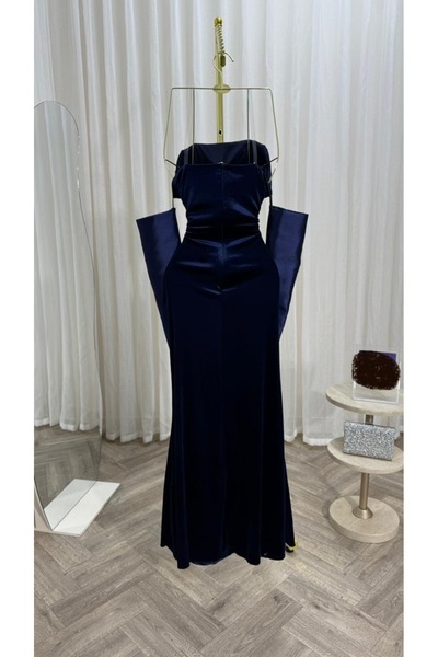 Diva style Korean velvet evening dress with taffeta sleeves and Mikado