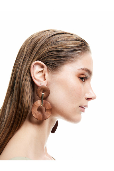 Koton Büyük Boy Sallantılı Çelik Detaylı Ahşap Geometrik Küpe