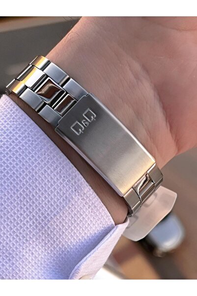 Q&Q Steel Band Calendar Dial 2 Years Warranty 3 Atm Water Resistant Men's Wristwatch Qq.E2005.A1