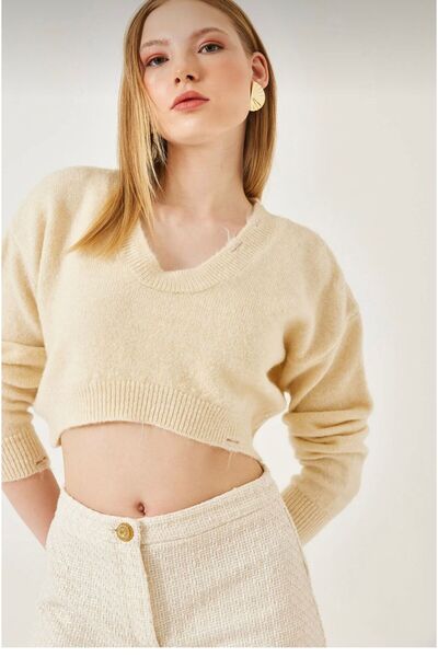 Butikalaçatı Women's Crop Knit Sweater with Ripped Detail