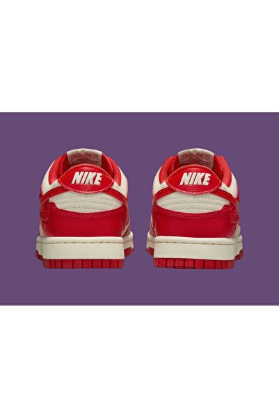 Nike Dunk Low “Red Roses”