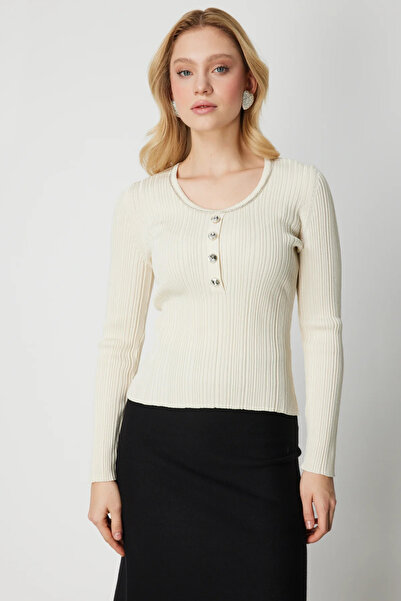 On Fashion Corded Fabric Knitwear Sweater with Stones on the Neck-69307