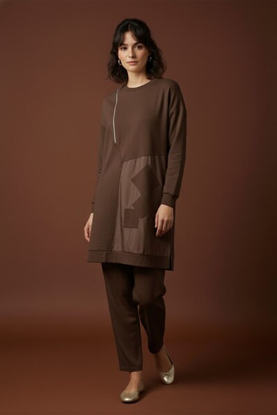 Puane Γυναικείο αθλητικό τουνίκ από ύφασμα αλεξίπτωτου με λεπτομέρεια με φερμουάρ σε καφέ χρώμα