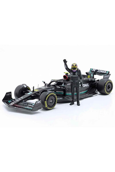 Brago 1:24 Mercedes Amg F1 W14 E Formula 1 Racing Car with Figure George Russell