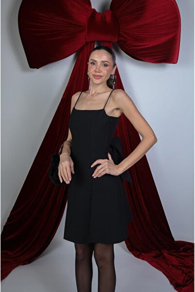 Havoş Rochie neagră cu fundă pe spate