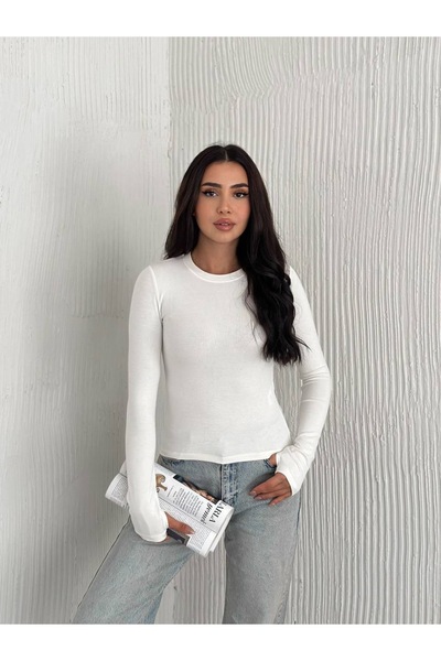 gozdefashion Women's Finger-Through Detailed Crop Top