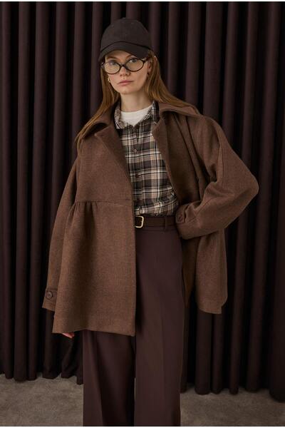 HEQA λεπτομέρεια με σούρες Παλτό Camel