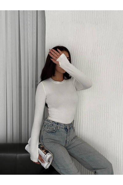 gozdefashion Women's Finger-Through Detailed Crop Top