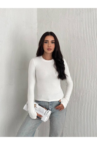 gozdefashion Women's Finger-Through Detailed Crop Top