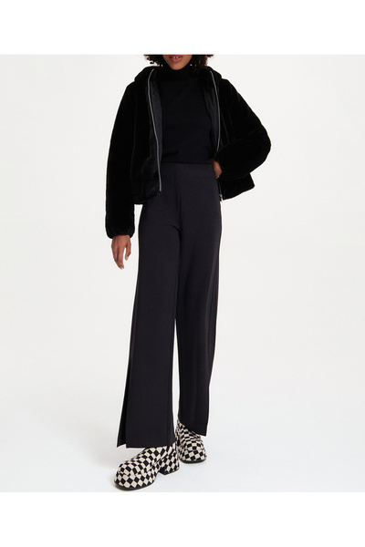 Reserved Geaca, Negru