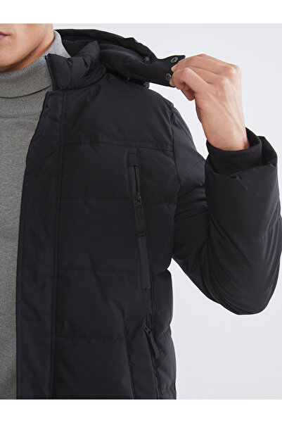 LC Waikiki Ανδρικό παλτό Classic Black Standard Fit με κουκούλα