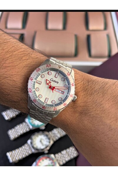 catera Limited-time offer: Men's watches with a silver stainless steel strap and a green or silver bezel with a red bezel.